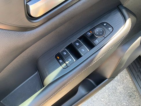 Used 2025 Nissan Armada SV RWD image 19