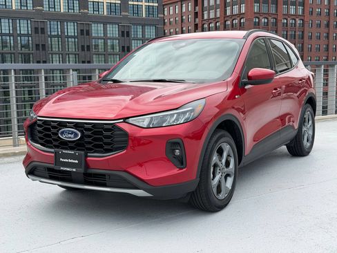 Used 2025 Ford Escape ST-Line Select AWD/4WD image 1