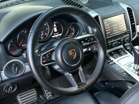 Used 2016 Porsche Cayenne GTS AWD/4WD image 12