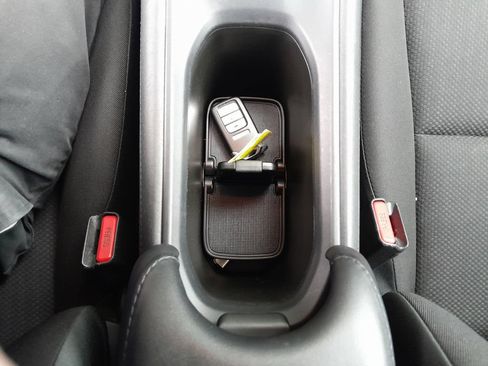 Used 2018 Honda HR-V EX image 23