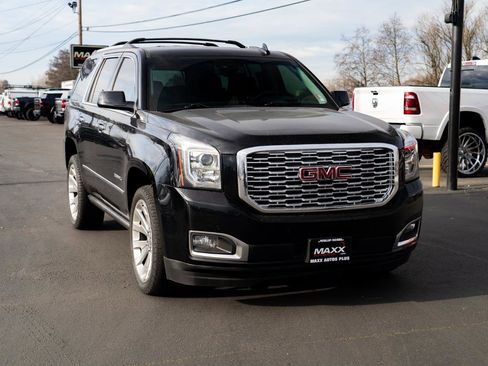 Used 2019 GMC Yukon Denali image 2