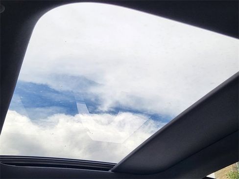 New 2025 Mercedes-Benz C 300 4MATIC Sedan image 22