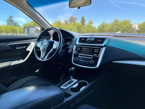 Used 2017 Nissan Altima 2.5 SR FWD image 17