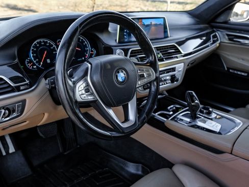 Used 2016 BMW 750i xDrive image 3