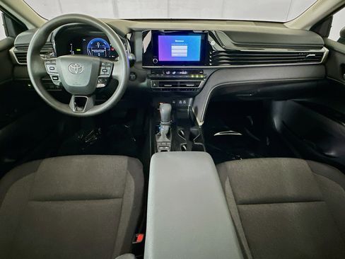 Used 2025 Toyota Camry LE FWD image 27