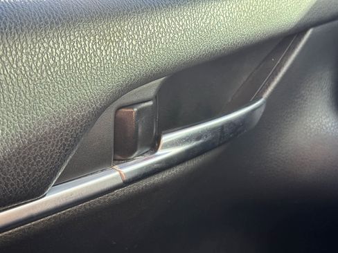 Used 2020 Toyota Camry SE image 24