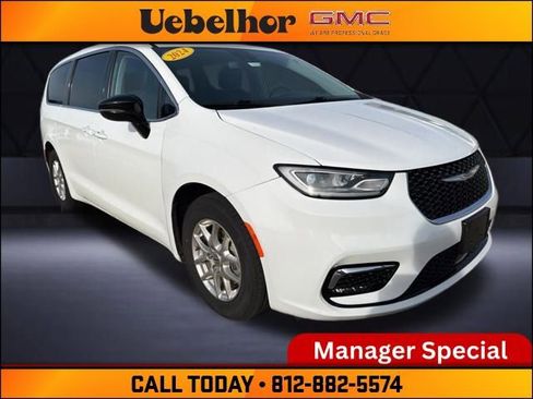 Used 2024 Chrysler Pacifica Touring-L image 1