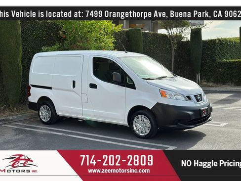 Used 2017 Nissan NV200 S w/ Back Door Glass Package image 3