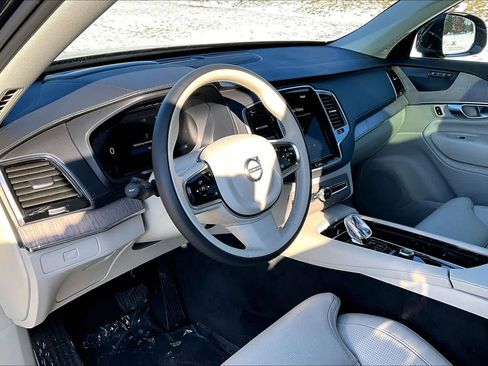 Certified 2024 Volvo XC90 B6 Ultimate w/ Protection Package Premier image 16