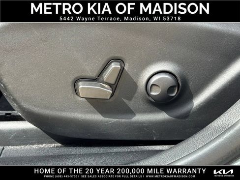 Used 2022 Jeep Cherokee Limited AWD/4WD image 14
