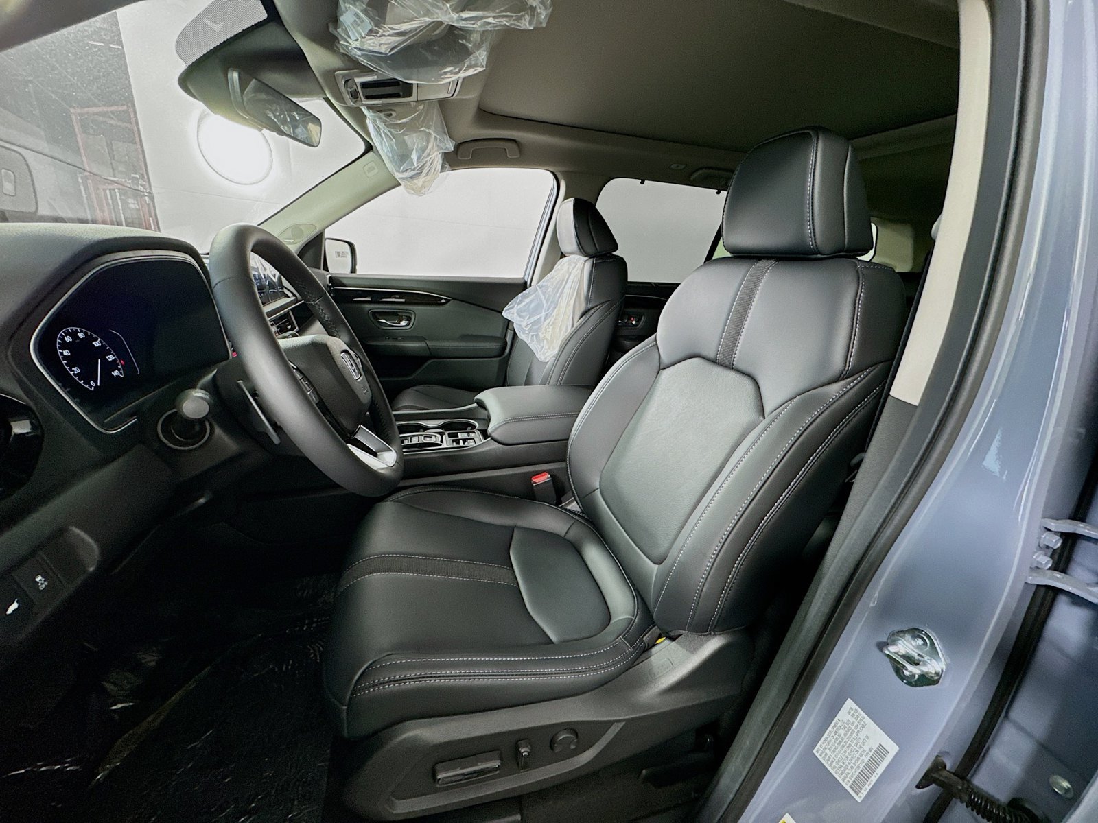 Used 2025 Honda Pilot Touring image 11
