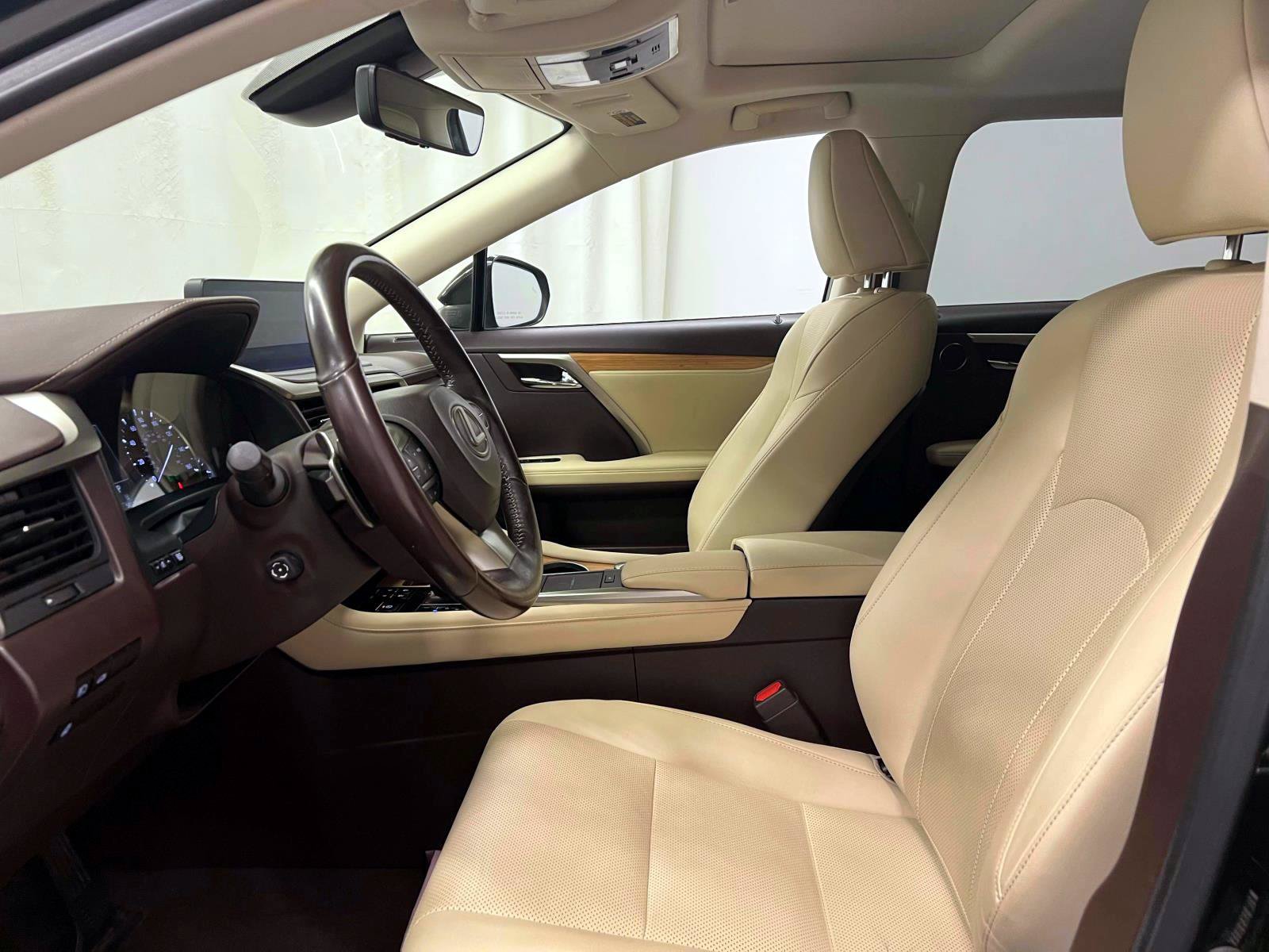 Used 2020 Lexus RX 350L Premium w/ Premium Package AWD/4WD image 16
