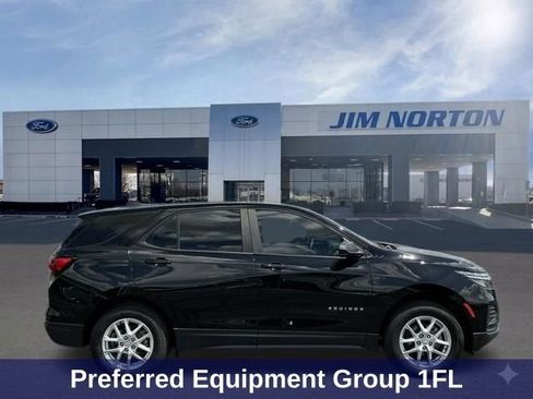 Used 2023 Chevrolet Equinox LS AWD/4WD image 3