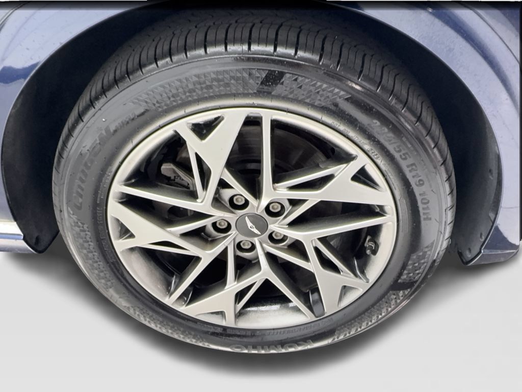 Used 2022 Genesis GV70 2.5T w/ Advanced Package AWD/4WD image 13