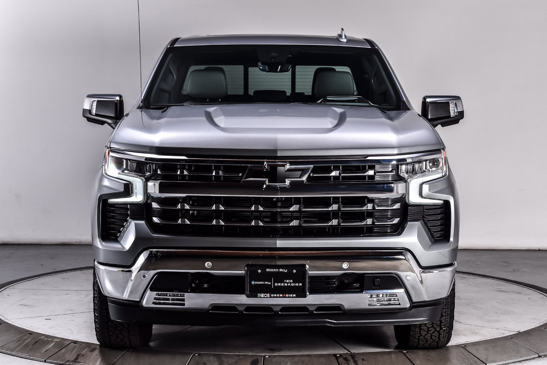 Used 2024 Chevrolet Silverado 1500 LTZ w/ LTZ Premium Package AWD/4WD image 2