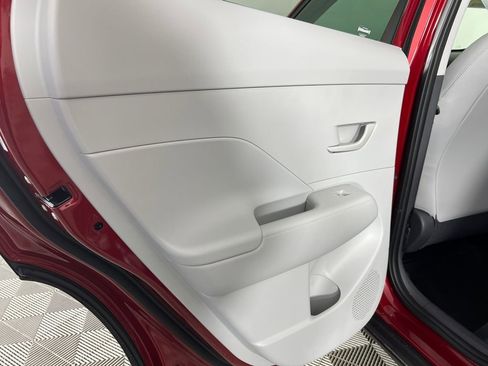 Used 2025 Hyundai Kona SEL image 12