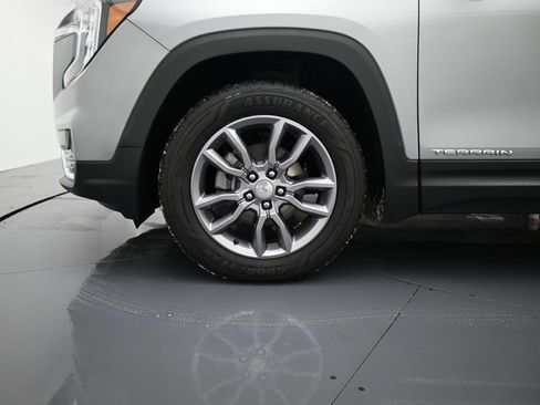 Certified 2023 GMC Terrain SLT image 8