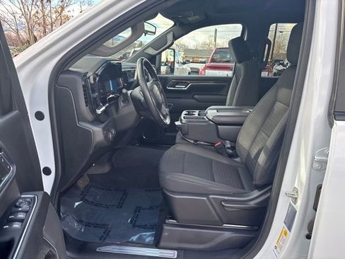 Used 2024 Chevrolet Silverado 2500 LT image 11