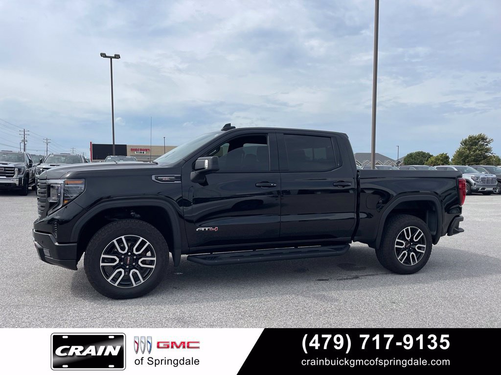 Used 2025 GMC Sierra 1500 AT4 w/ AT4 Premium Package AWD/4WD image 4
