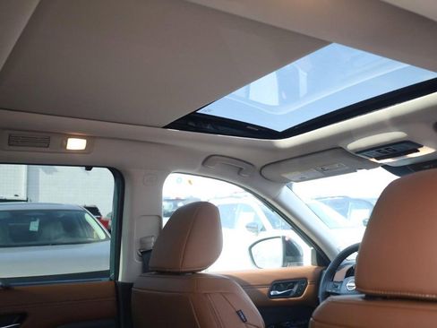 New 2026 Nissan Pathfinder Platinum w/ Cargo Package image 24