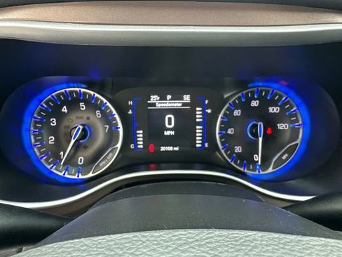 Used 2024 Chrysler Voyager LX image 25