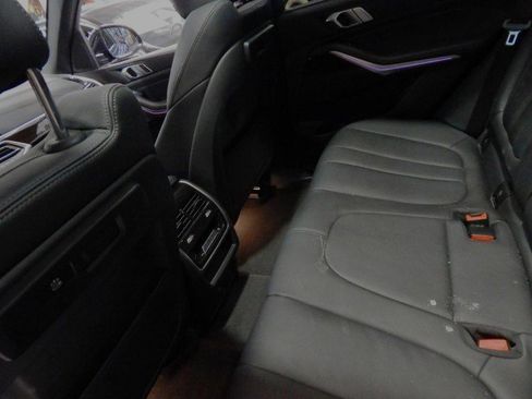 Used 2021 BMW X5 xDrive40i w/ M Sport Package image 34