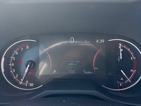 Used 2025 Toyota RAV4 XLE AWD/4WD image 2