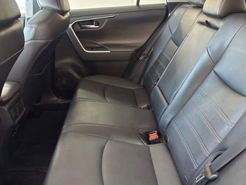 Used 2019 Toyota RAV4 Limited FWD image 19