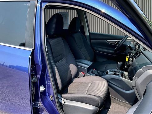 Used 2018 Nissan Rogue S AWD/4WD image 8