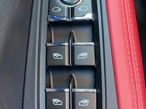 Used 2025 Porsche Macan S image 27