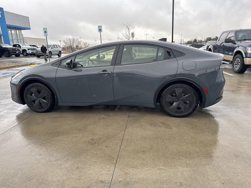 Used 2026 Toyota Prius Plug-In Hybrid image 9