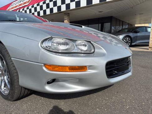 Used 2002 Chevrolet Camaro Z28 w/ SS Performance/Appearance Pkg RWD image 40