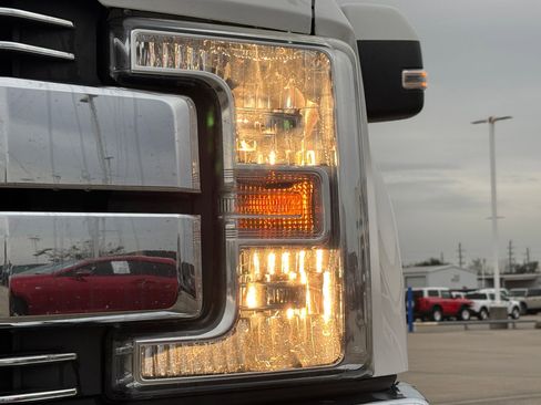 Used 2019 Ford F250 Lariat w/ Lariat Ultimate Package image 10