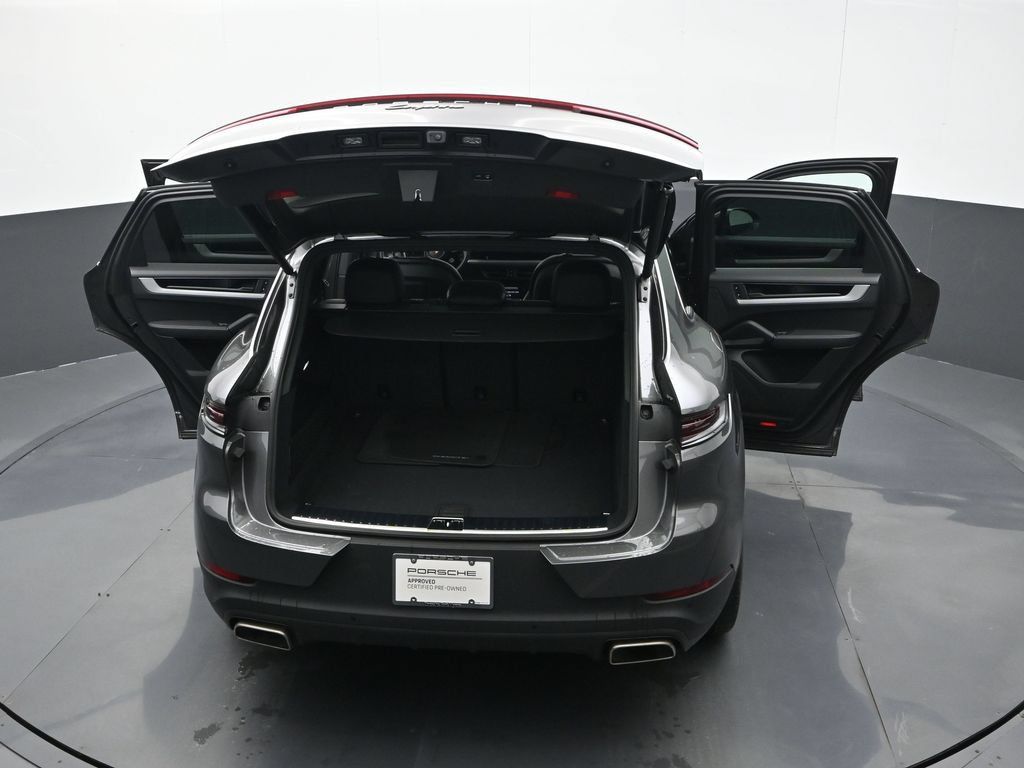 Certified 2024 Porsche Cayenne AWD/4WD image 27