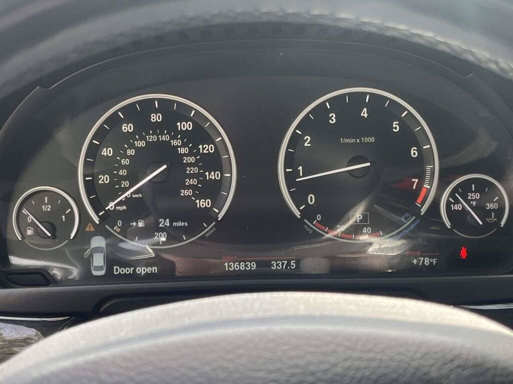 Used 2012 BMW 550i xDrive Sedan AWD/4WD image 3
