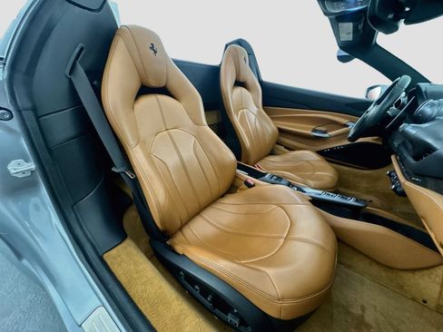 Used 2021 Ferrari F8 Tributo RWD image 29