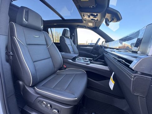 Used 2026 Cadillac Escalade ESV Sport w/ LPO, Floor Liner Package image 12