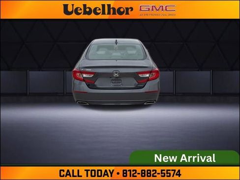 Used 2018 Honda Accord Touring image 6