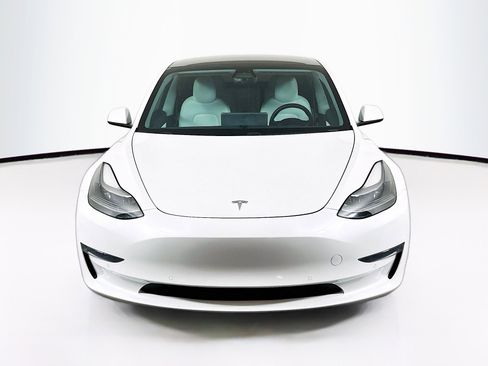 Used 2021 Tesla Model 3 Standard Range Plus image 2