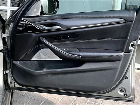 Used 2018 BMW M5 w/ Executive Package image 24