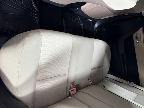 Used 2014 Toyota Corolla LE image 20