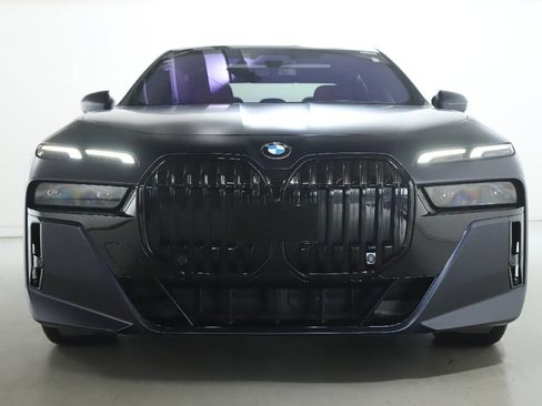 Used 2023 BMW 760i xDrive w/ Luxury Rear Seating Package AWD/4WD image 7