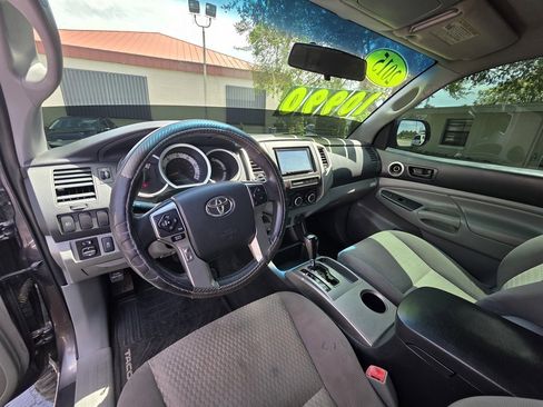 Used 2015 Toyota Tacoma PreRunner w/ SR5 Package RWD image 15