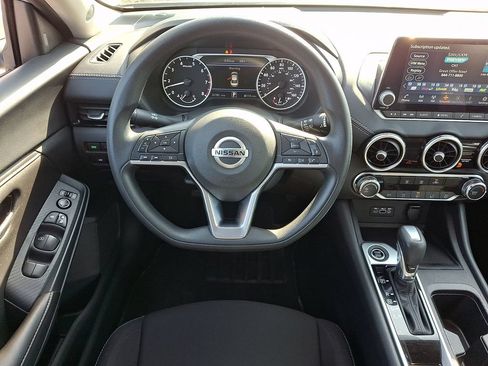 Used 2023 Nissan Sentra SV FWD image 2