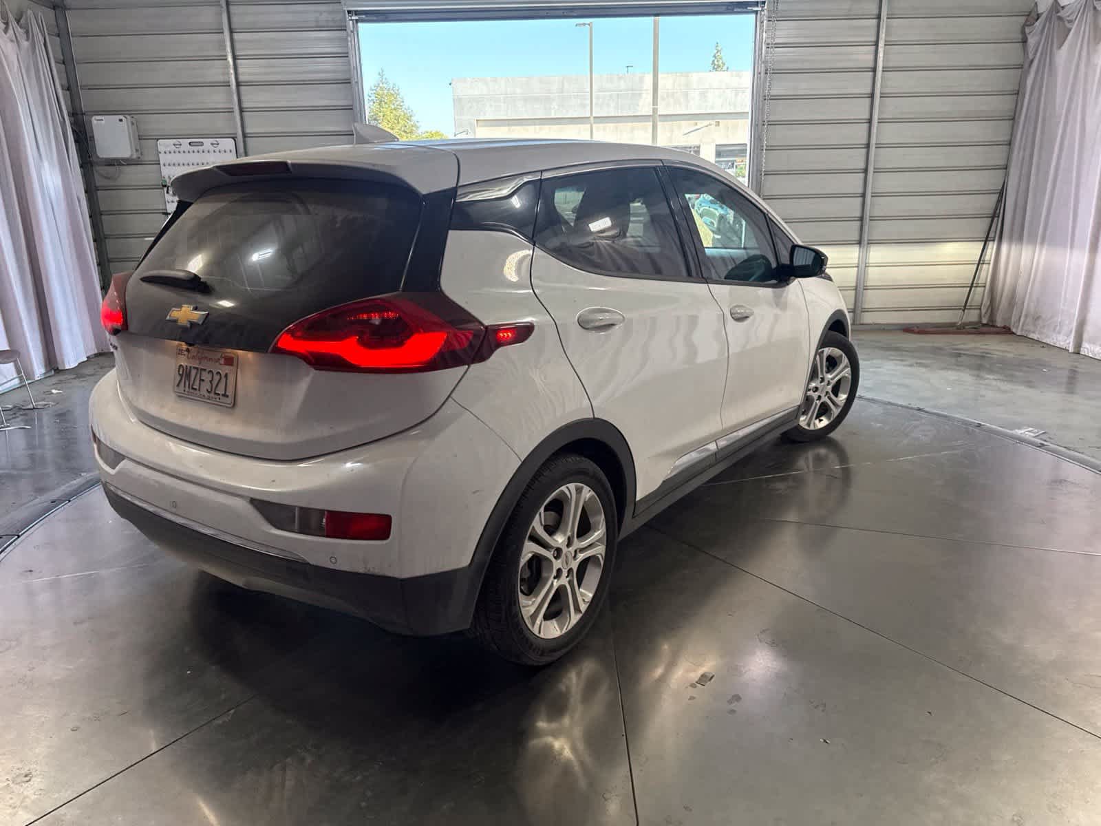 Used 2017 Chevrolet Bolt LT FWD image 5