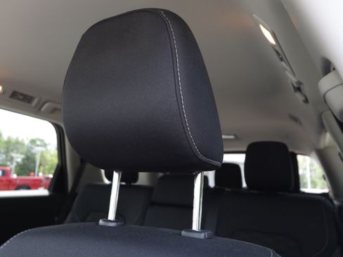 Used 2024 Nissan Pathfinder SV FWD image 18