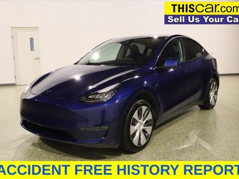 Used 2022 Tesla Model Y Long Range AWD/4WD image 3