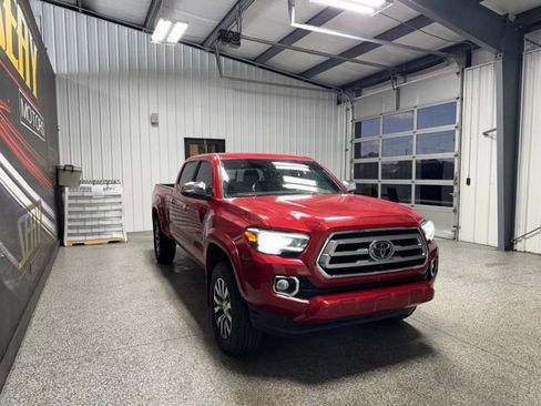 Used 2022 Toyota Tacoma Limited AWD/4WD image 18