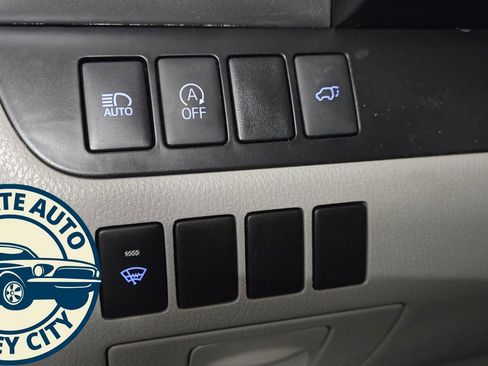 Used 2017 Toyota Highlander XLE image 25