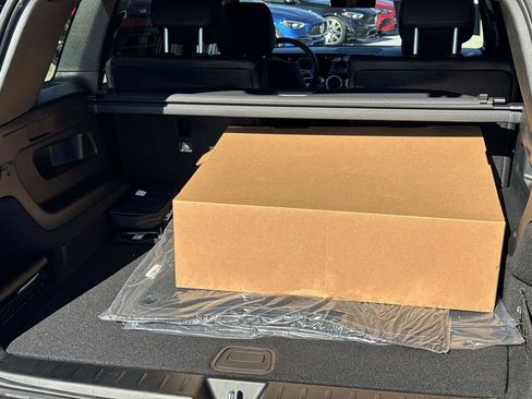 New 2026 Mercedes-Benz GLB 250 GLB 250 image 6